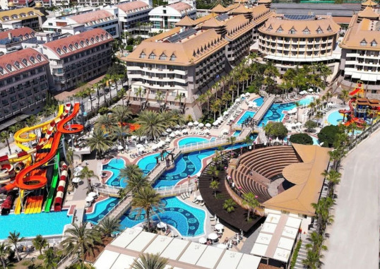 ROYAL DRAGON HOTEL 11