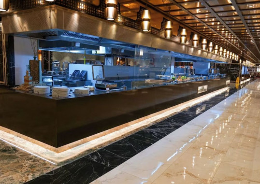 ROYAL DRAGON HOTEL 18