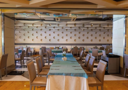 ROYAL DRAGON HOTEL 24