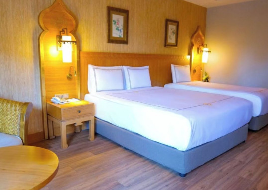 ROYAL DRAGON HOTEL 29