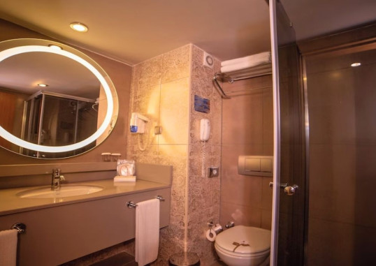 ROYAL DRAGON HOTEL 38
