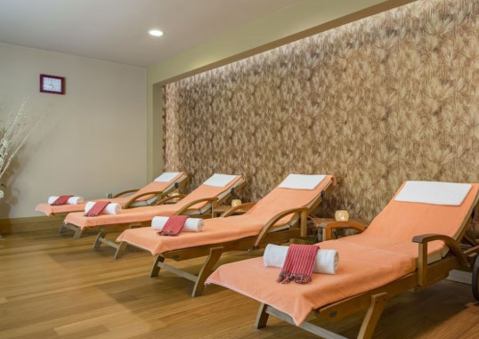 ROYAL DRAGON HOTEL 41