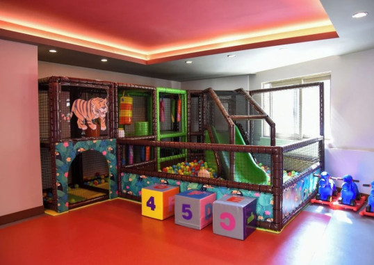 ROYAL DRAGON HOTEL 46