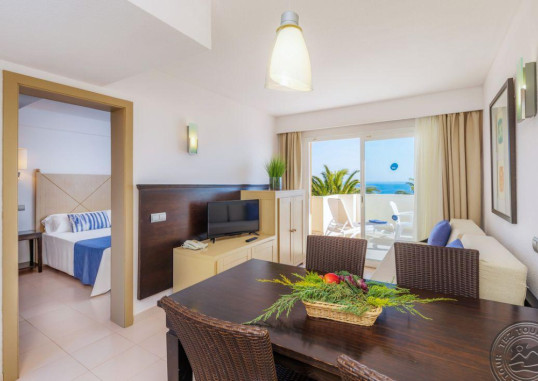 BLAU PUNTA REINA RESORT 41