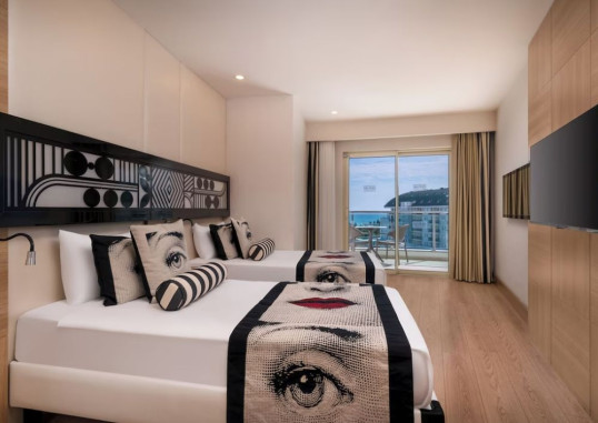 DELPHIN IMPERIAL 47