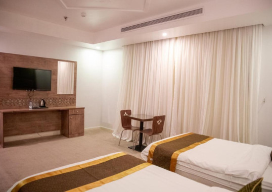 AREEN AL BASATEEN HOTEL 8