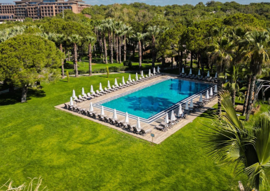 BLUE WATERS CLUB 8