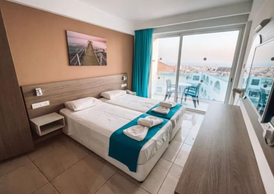 SUNNY BLUE HOTEL 18