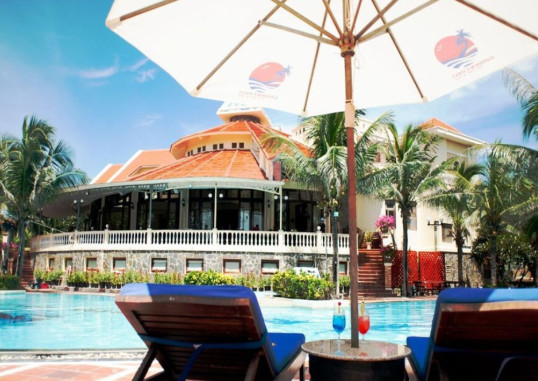 GOLDEN COAST RESORT AND SPA 11