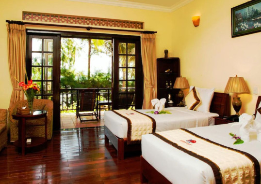 GOLDEN COAST RESORT AND SPA 32