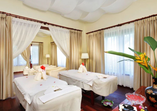 GOLDEN COAST RESORT AND SPA 43