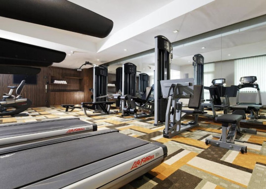 FRASER SUITES 10
