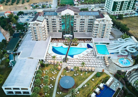 LAUR HOTEL EXPERIENCE & LAUR HOTELS ELEGANCE 2