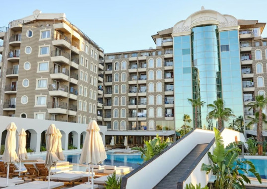 LAUR HOTEL EXPERIENCE & LAUR HOTELS ELEGANCE 7