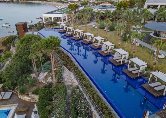 LAUR HOTEL EXPERIENCE & LAUR HOTELS ELEGANCE 12