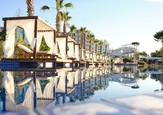 LAUR HOTEL EXPERIENCE & LAUR HOTELS ELEGANCE 14