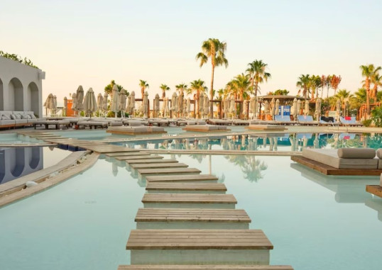 LAUR HOTEL EXPERIENCE & LAUR HOTELS ELEGANCE 17