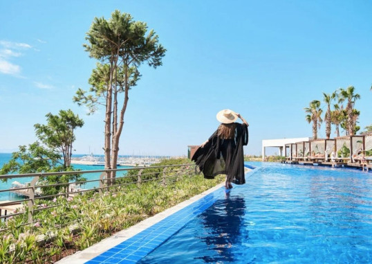 LAUR HOTEL EXPERIENCE & LAUR HOTELS ELEGANCE 18