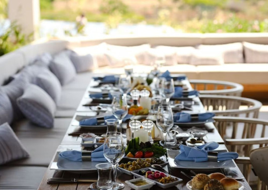 LAUR HOTEL EXPERIENCE & LAUR HOTELS ELEGANCE 22