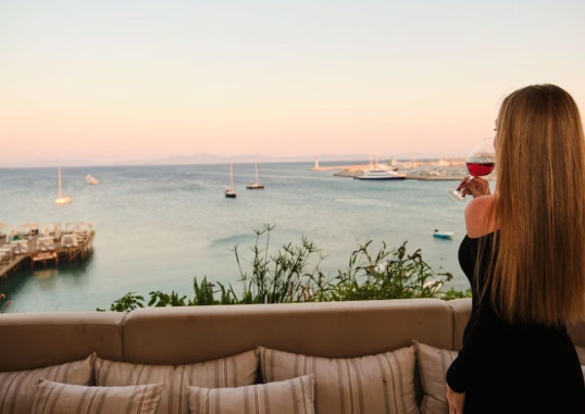 LAUR HOTEL EXPERIENCE & LAUR HOTELS ELEGANCE 24