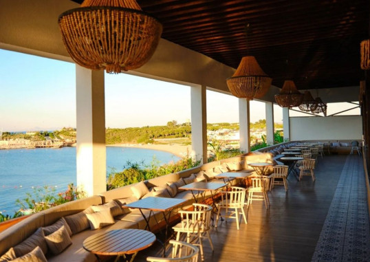 LAUR HOTEL EXPERIENCE & LAUR HOTELS ELEGANCE 25