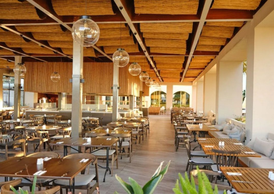LAUR HOTEL EXPERIENCE & LAUR HOTELS ELEGANCE 37