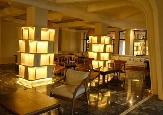 LAUR HOTEL EXPERIENCE & LAUR HOTELS ELEGANCE 42