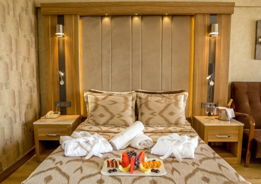 LAUR HOTEL EXPERIENCE & LAUR HOTELS ELEGANCE 46