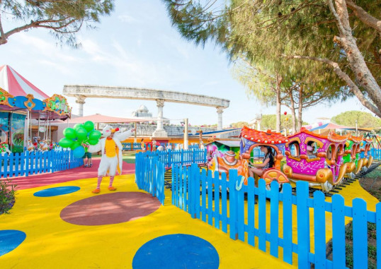 XANADU RESORT 36