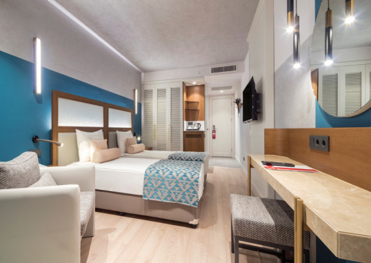 TRENDY SIDE BEACH (ADULTS ONLY 16+) 15