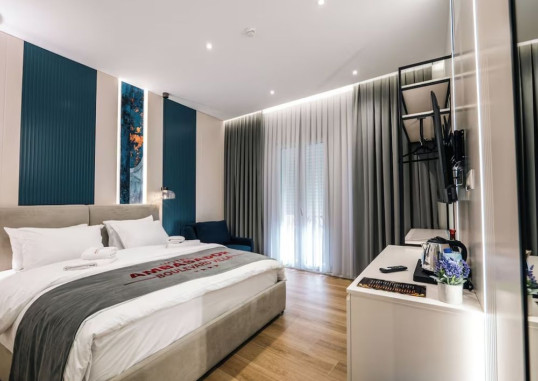 AMBASADOR HOTEL 18