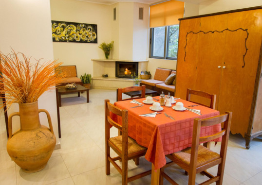 LYCASTI MAISONETTES 17