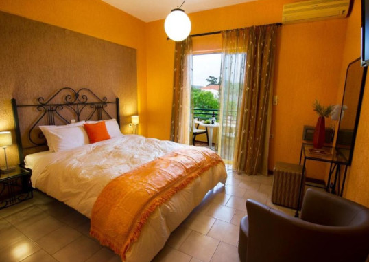 LYCASTI MAISONETTES 5