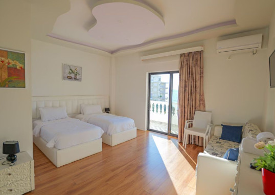 HOTEL ILIRIA 21
