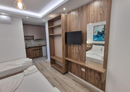 JOANNA SUITES 8
