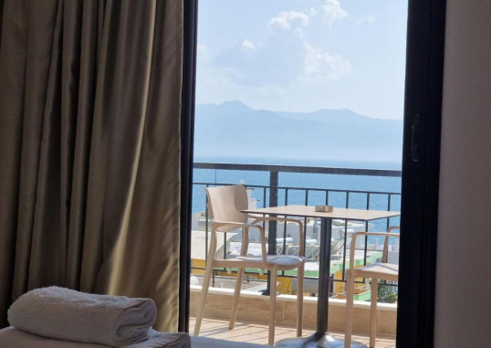 JOANNA SUITES 16