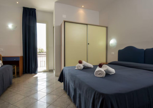 HOTEL SCARLET 11