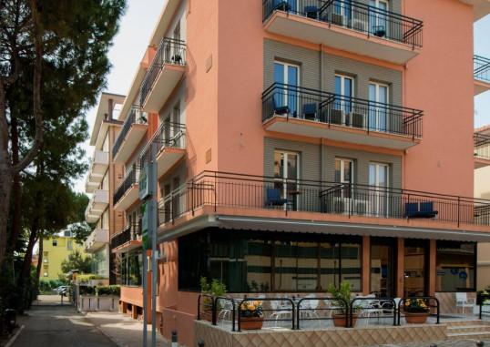 HOTEL SCARLET 19