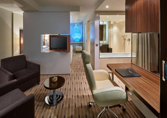 PARK INN BY RADISSON BERLIN ALEXANDERPLATZ 7
