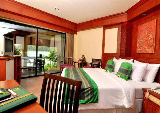 PHI PHI ISLAND CABANA 10