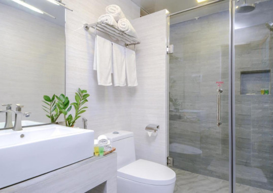 TRITON BEACH HOTEL & SPA 2