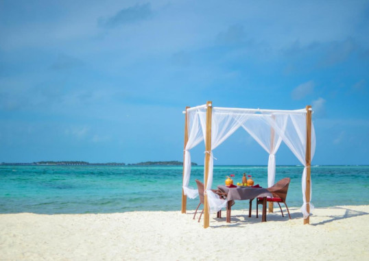 TRITON BEACH HOTEL & SPA 8