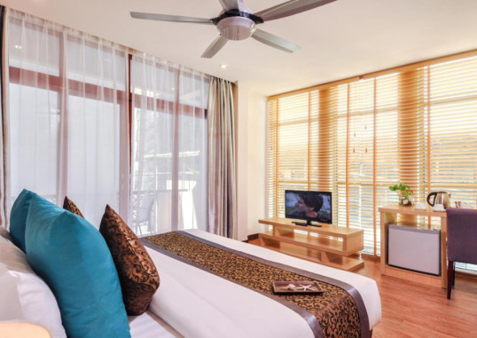 TRITON BEACH HOTEL & SPA 19