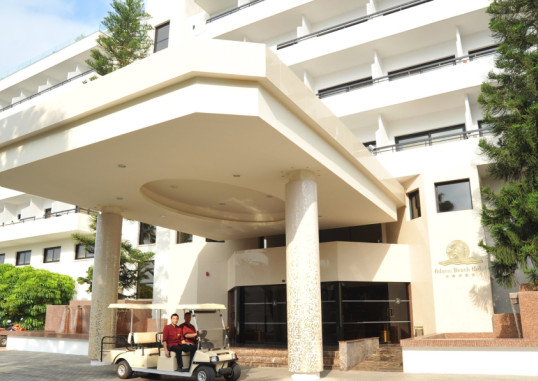 ADAMS BEACH HOTEL 4