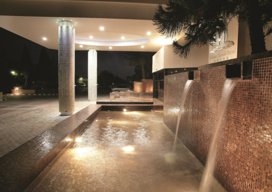 ADAMS BEACH HOTEL 5