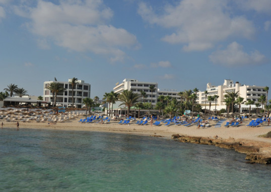 ADAMS BEACH HOTEL 22
