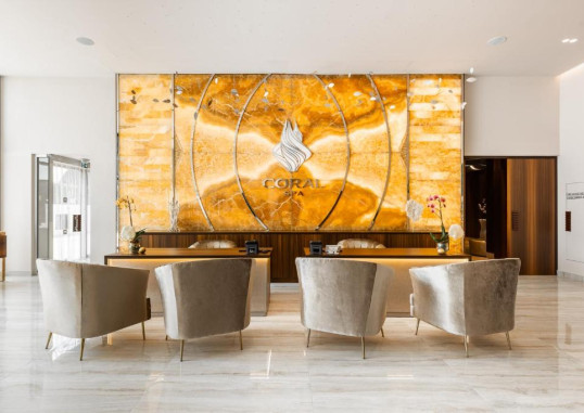 ADAMS BEACH HOTEL 28