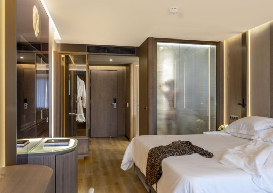 AMATHUS BEACH HOTEL 6