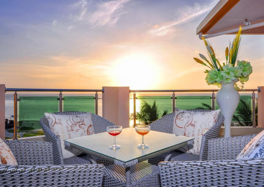 SUNRISE BEACH 3