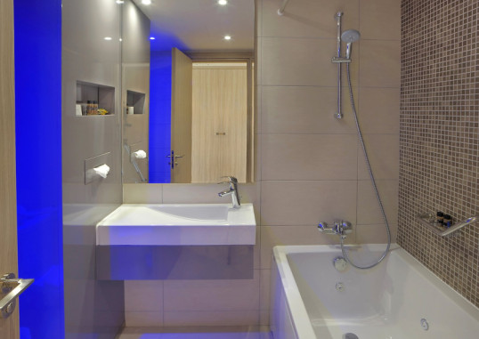 NELIA BEACH HOTEL & SPA 8